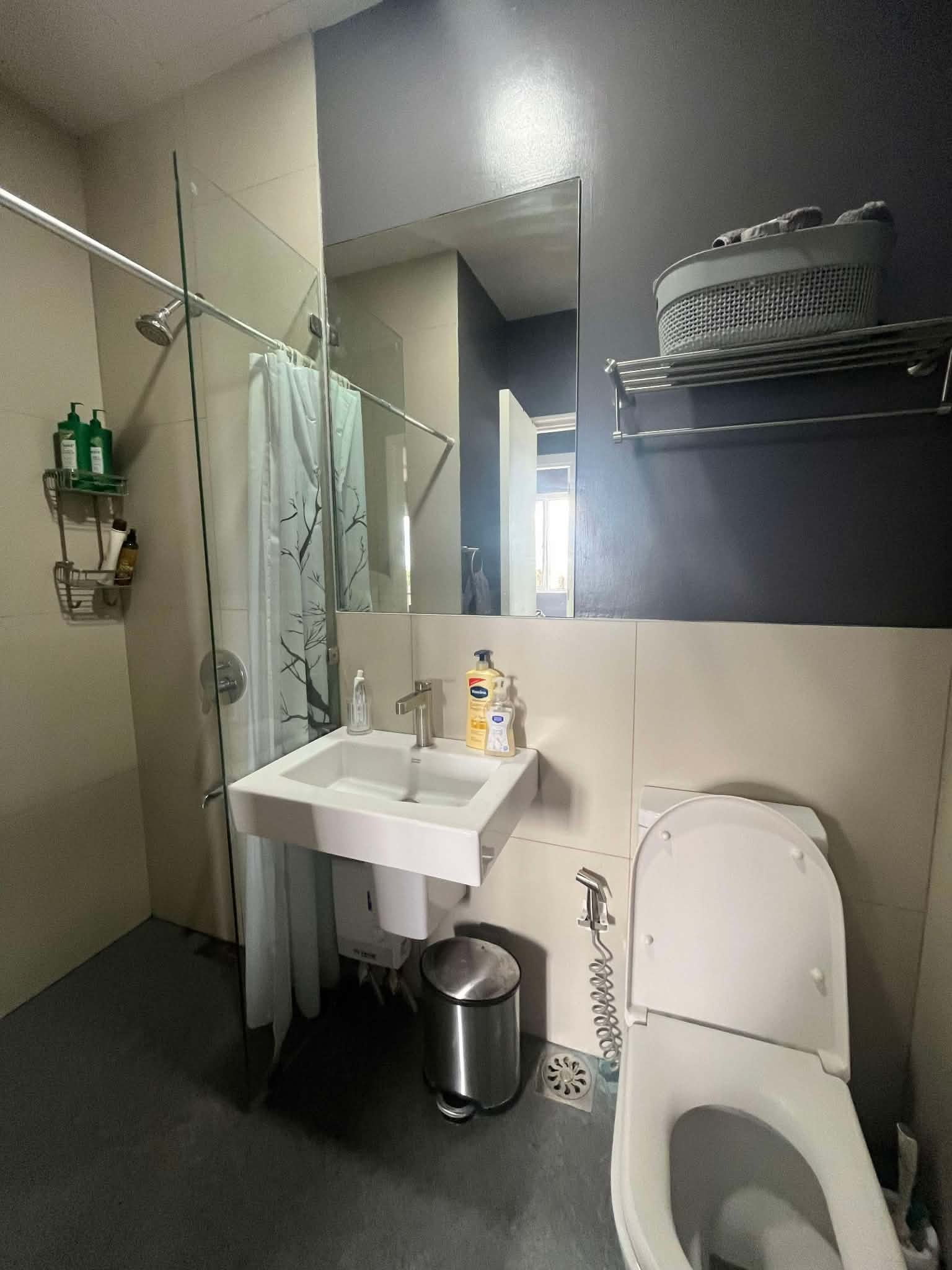 Calyx Residences Unit 9D — Bathroom details — view 1